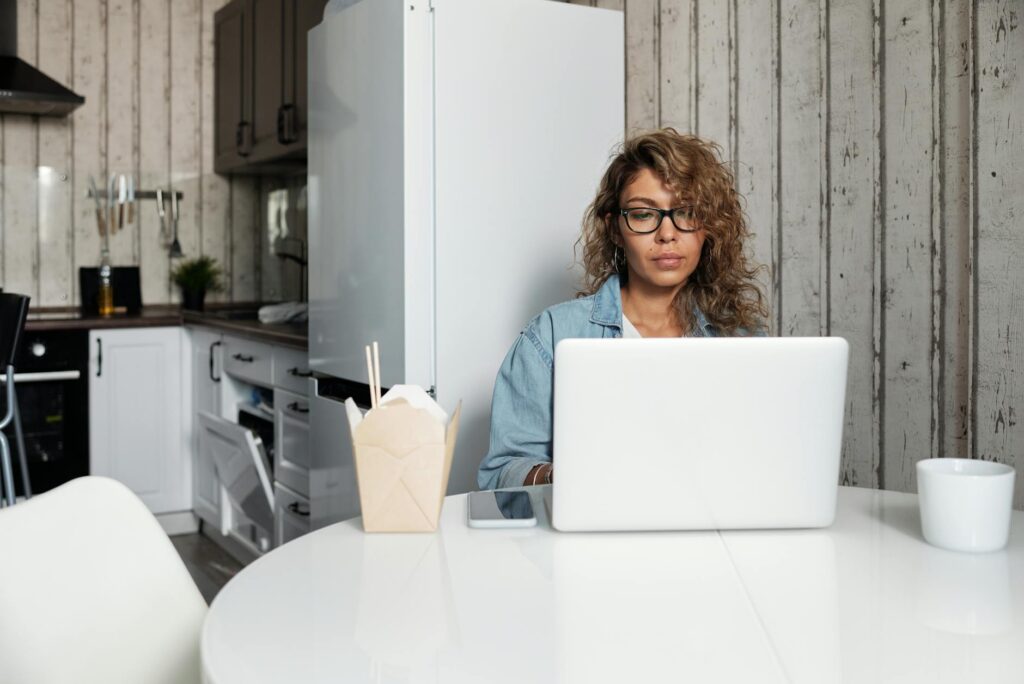 Reddit ads for solopreneurs without budgets - Reddit Ads for Solopreneurs Without Budgets: 7 Proven Zero-Cost Tac…